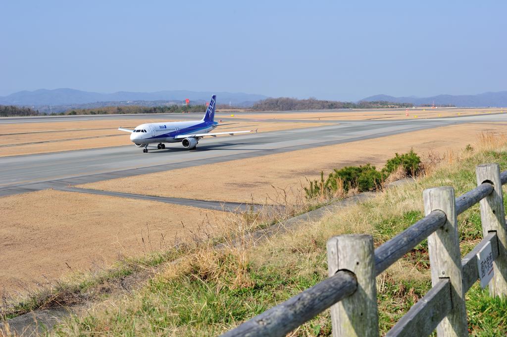 Hiroshima Airport Hotel Михара Экстерьер фото